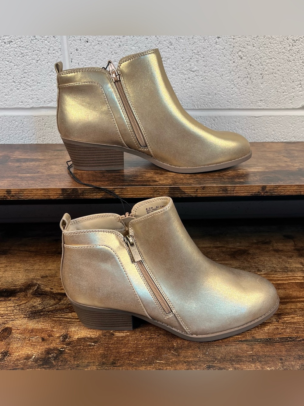 Arizona Booties Castle Gold Heeled Zip Side‎ Shiny Metallic NWT Women's 8.5 Wide